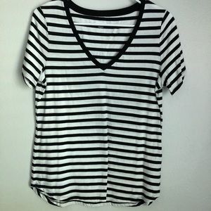 Old Navy shirt size small